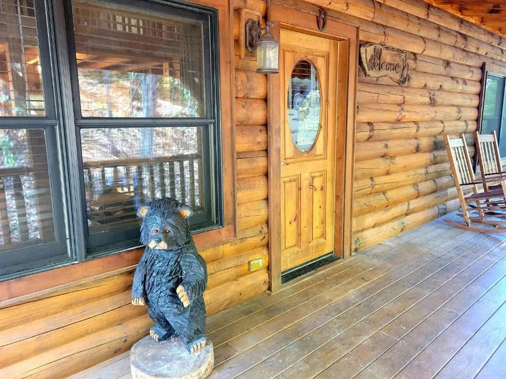 Red Wolf Cabin in Maggie Valley