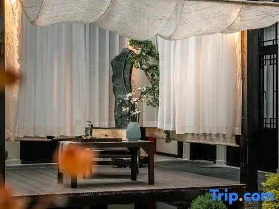 Yunman Mu Mountain SnowPanoramic Aesthetic Vacation Courtyard Viewing the Ancient City Snow Mountain