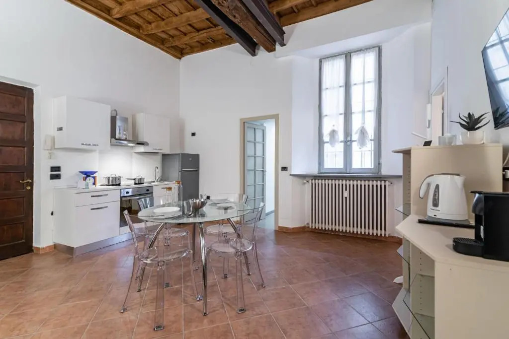 House of Foscolo - Palazzo Cornazzani - by Host4U