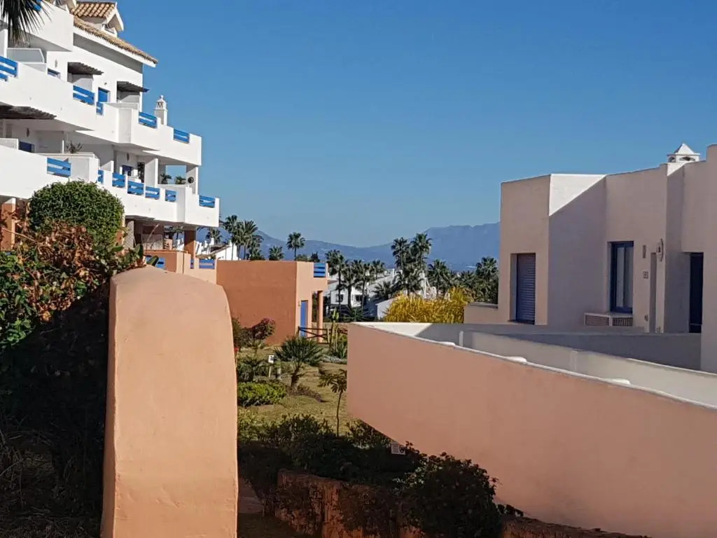 Duquesa Suites Golf and Gardens