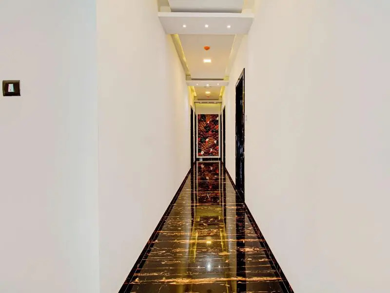 Capital O 74732 Prime Grand Hotel