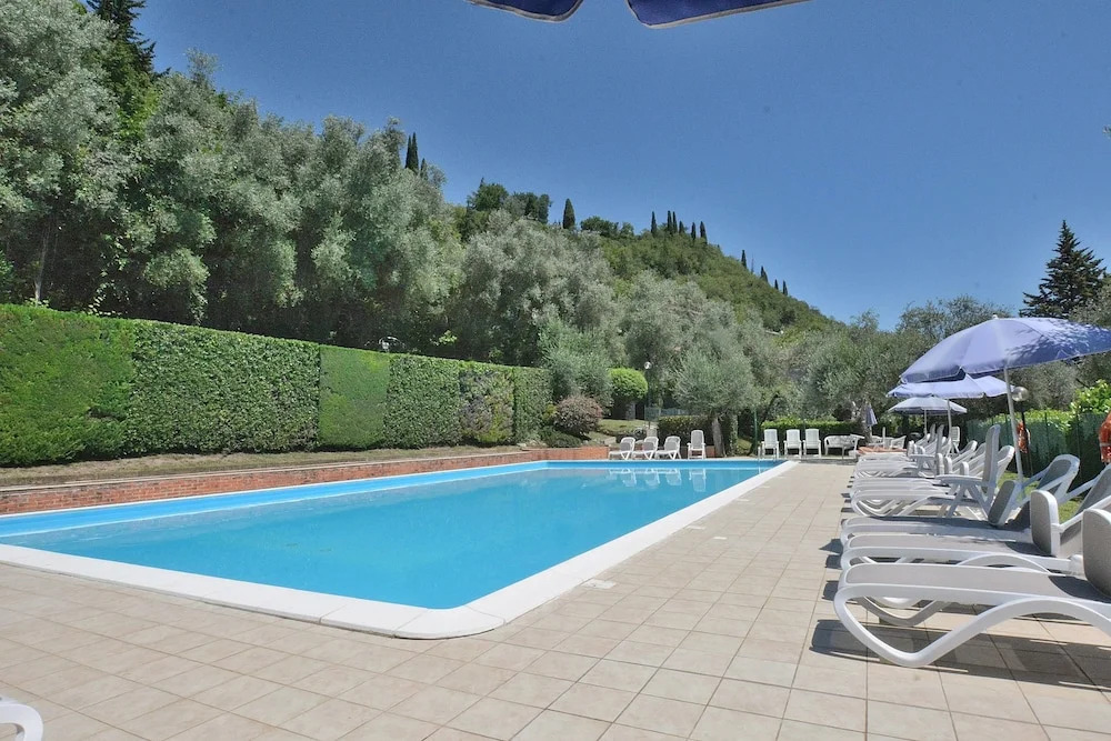 Apartment La Fiore 2 With Pool