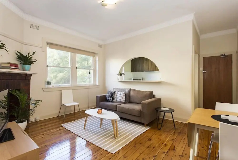Bright Beachside Curlewis Apartment