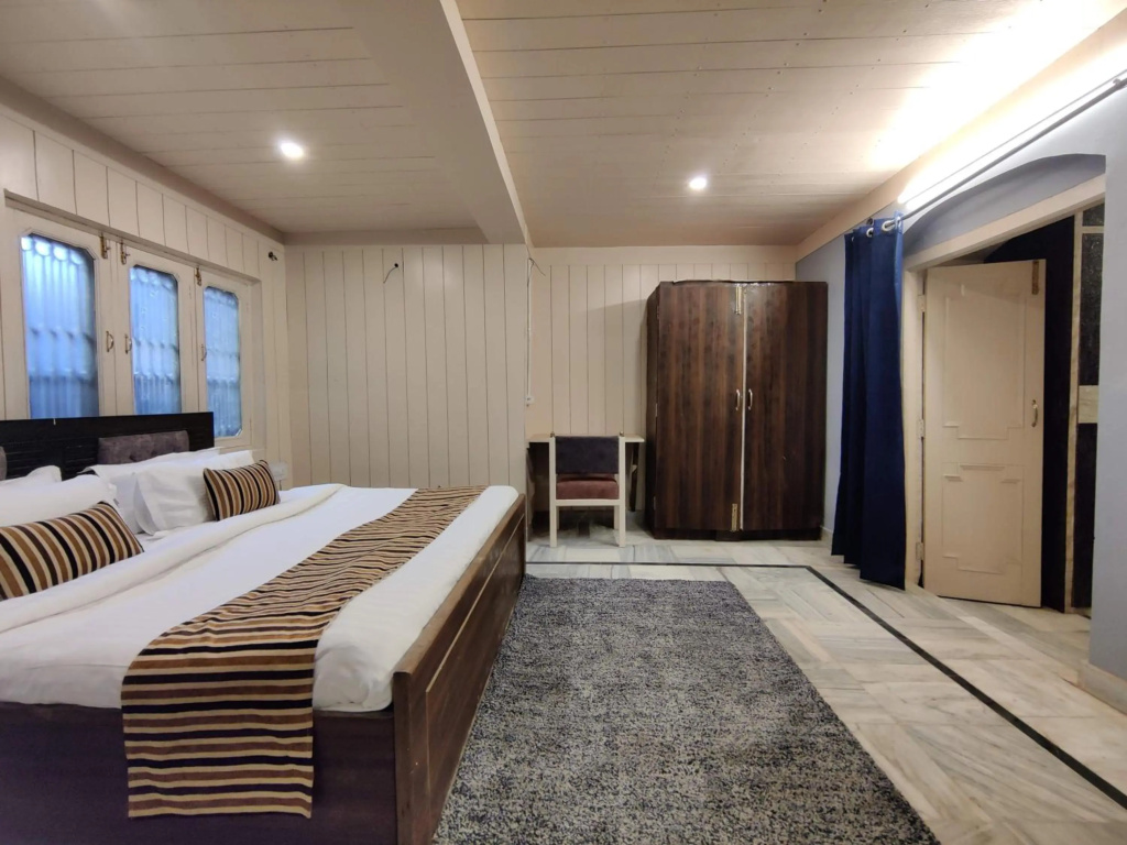 EARTH 3BHK By Wabi Sabi Stays