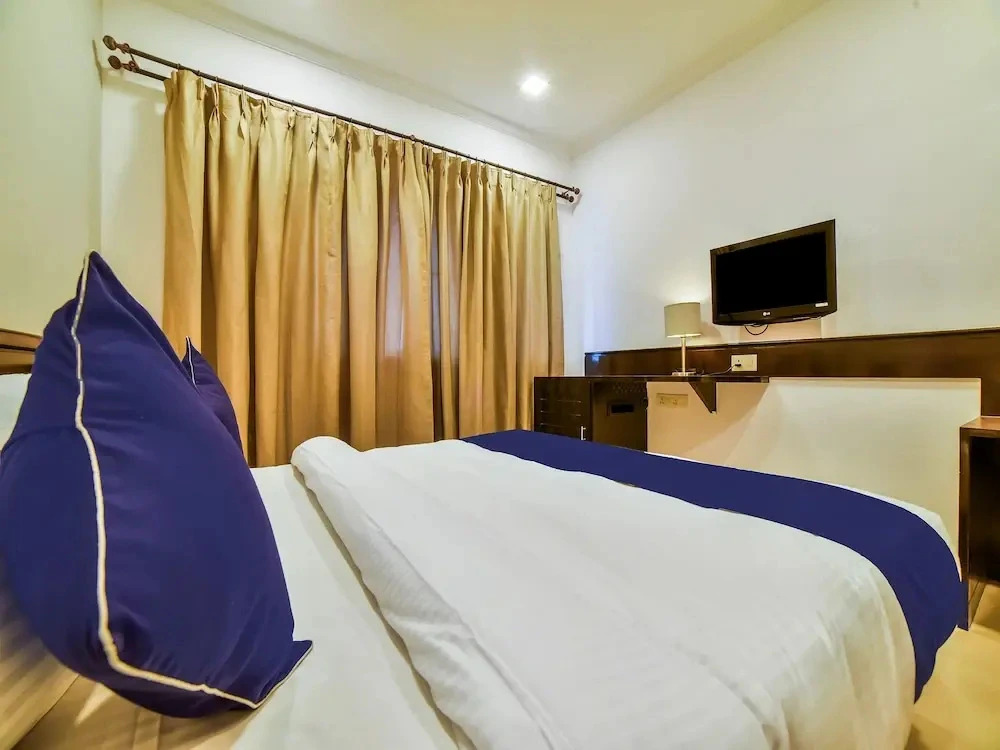 OYO 10383 Home 2BHK Dona Paula Beach