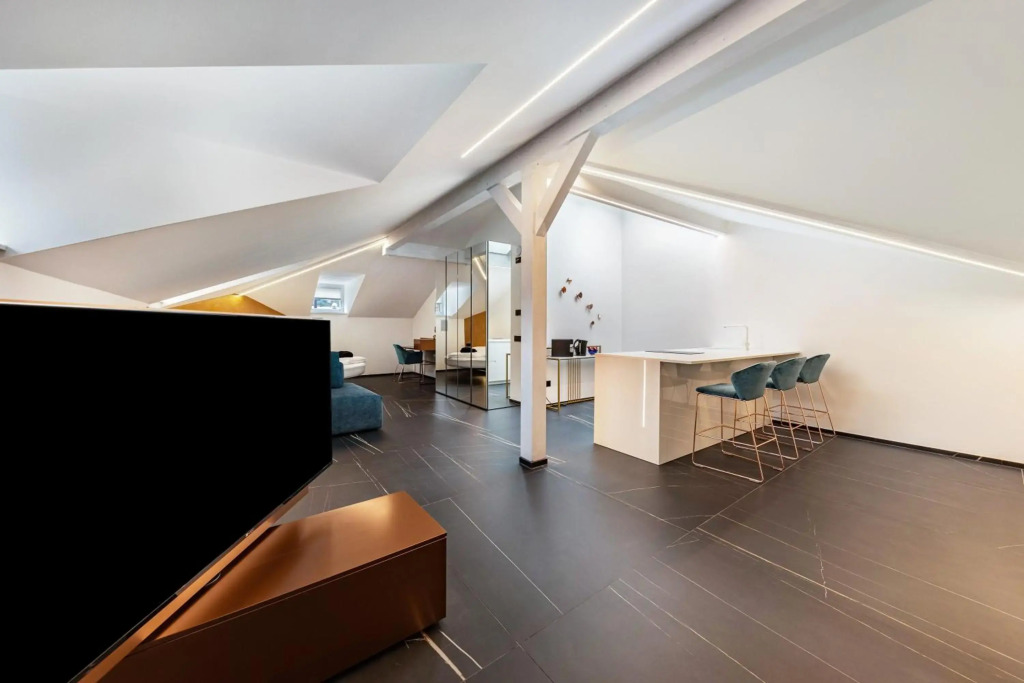 App 6 Palazzo Cavour