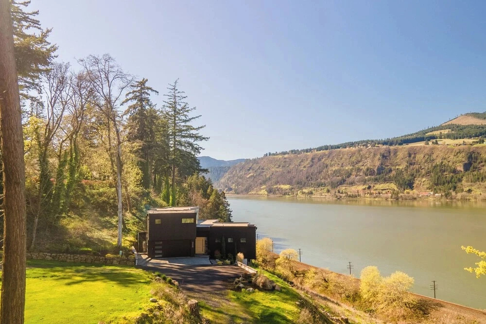 Private Hot Tub! Luxe Hood River Retreat Near Dtwn