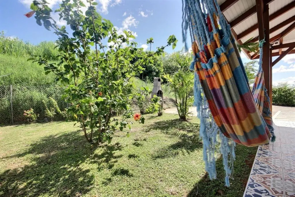 Villa Stone : piscine, accès PMR, à 15 min à pied de la plage