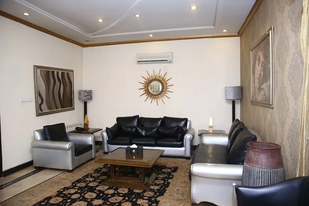Safari Club 2 Bahria Town