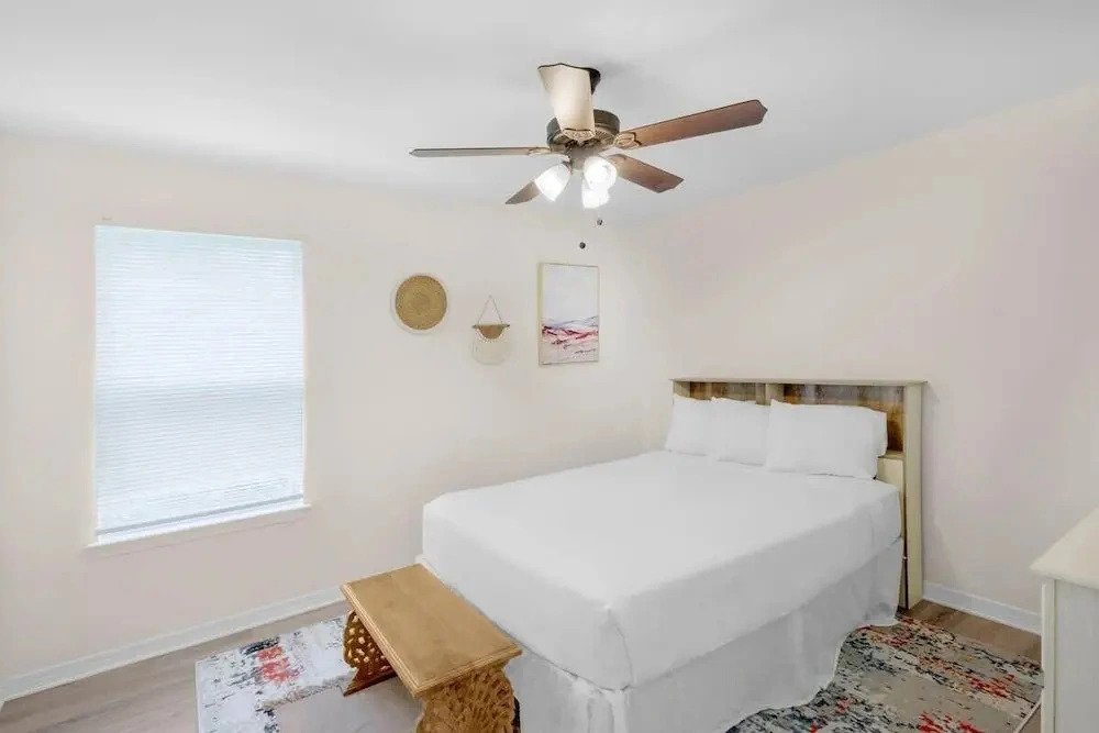 Cozy 2 Bed/1.5 Bath Duplex Just Blocks From Downtown Biloxi