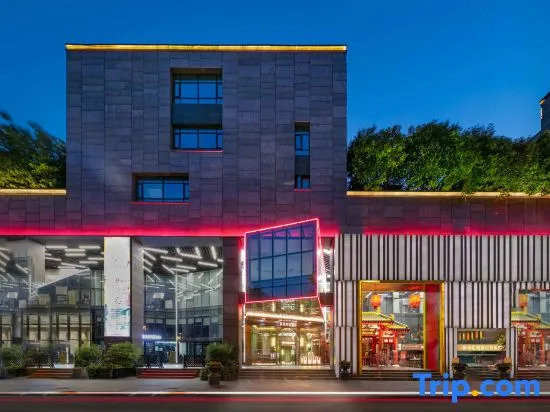 Wow Courtyard Hotel