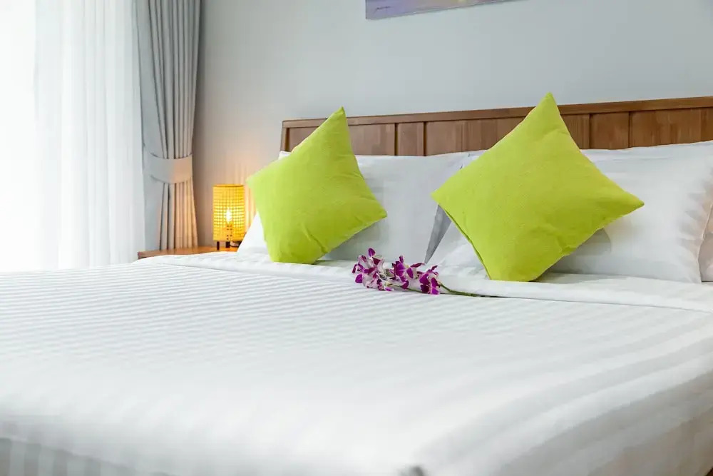 Seaside 2BR 200 m to BangTao beach