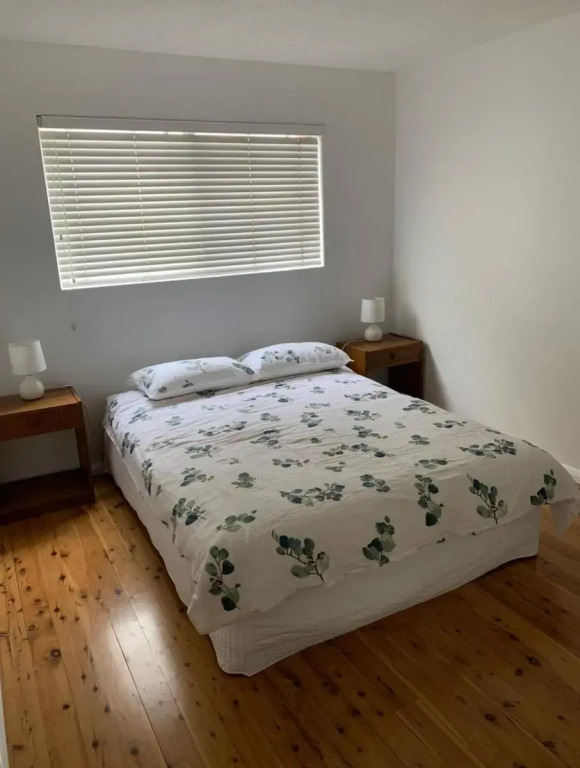 2 Bed Bar Beach Apartment - stroll to beach & cafes, supermarket apartment number 6