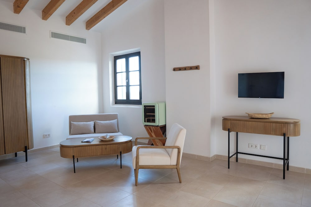 Vino Resort Son Amaret