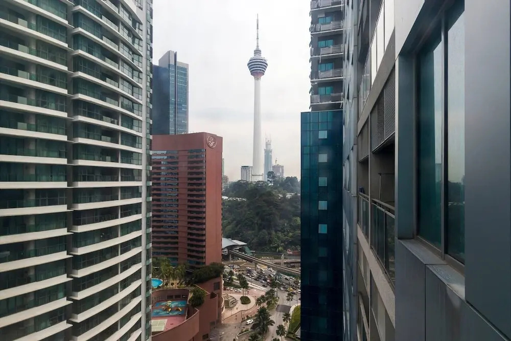 Bright 2BR Condo for 5 W/kl City View