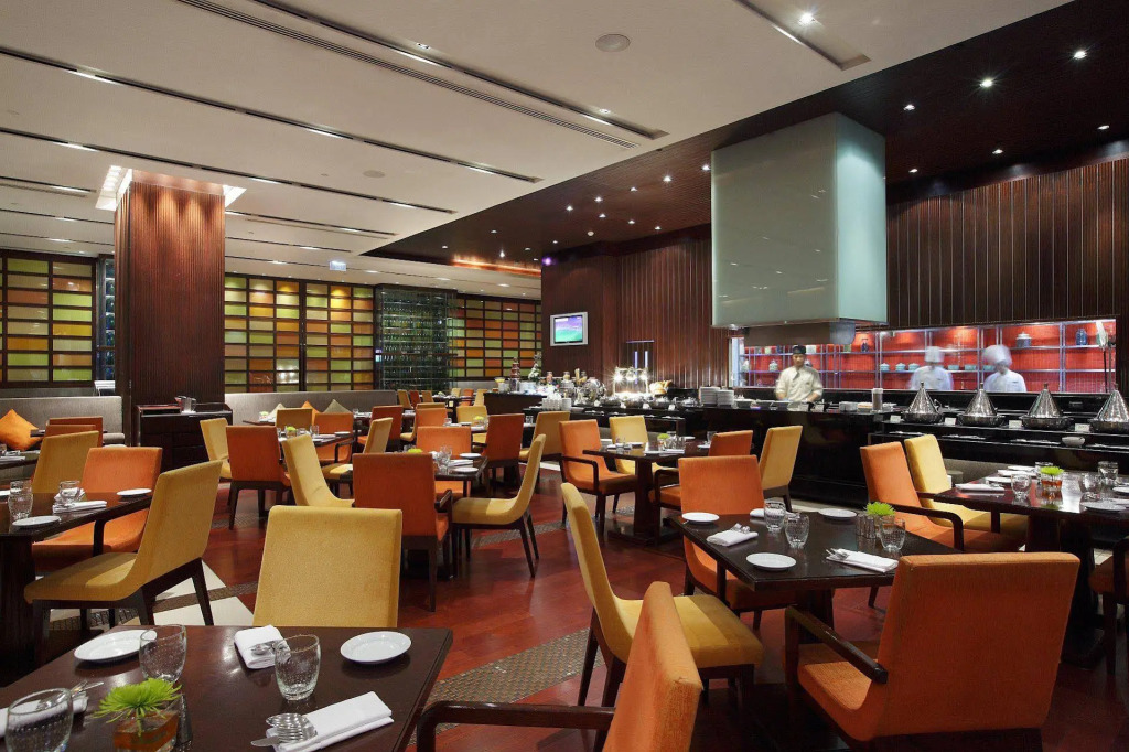 Holiday Inn Bangkok Silom by IHG