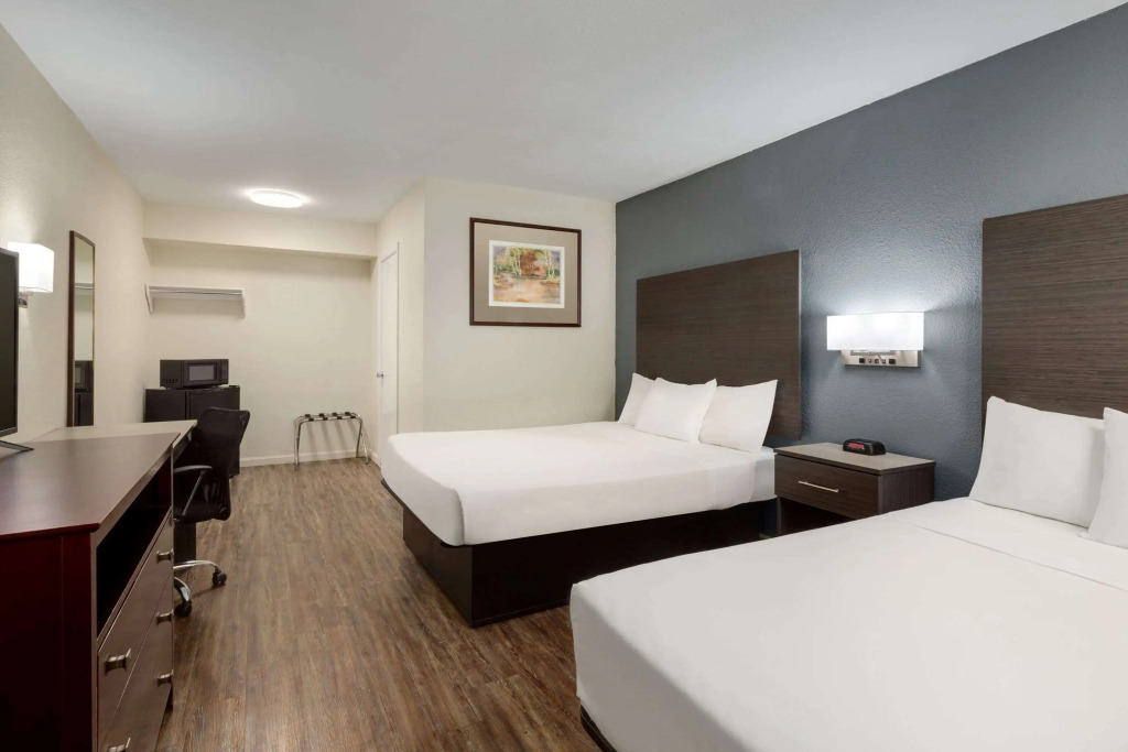 Days Inn by Wyndham Lawton