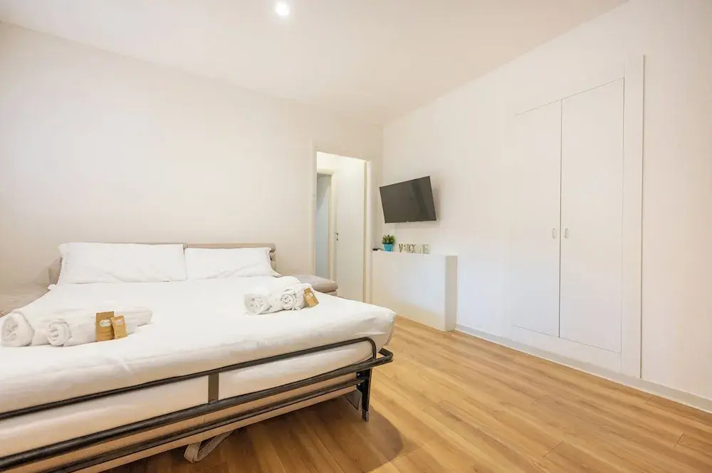 Debora's Flat