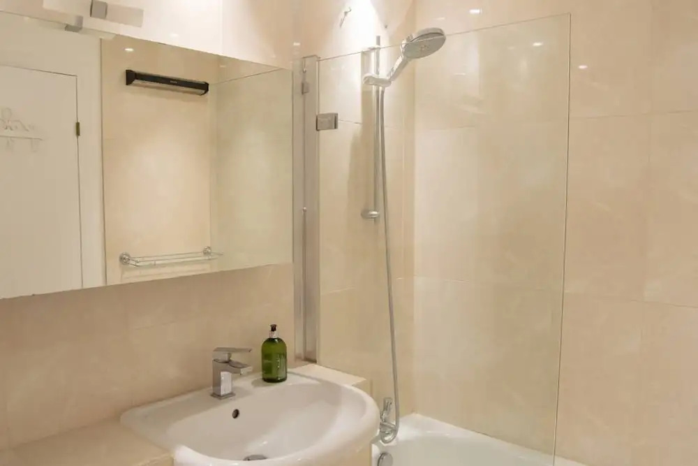Spacious Holborn Apartment Close to Tube