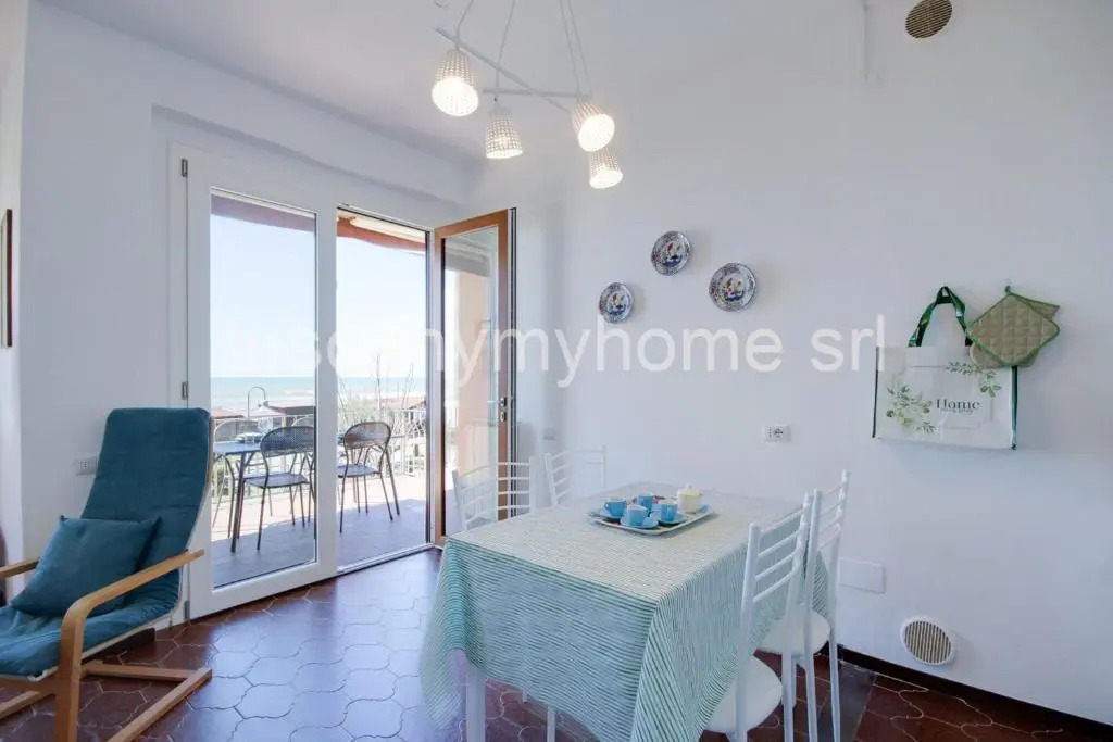 Vela, Terrazza Sul Mare, 2 Camere, Clima E Posto Auto a Soli 50 M Dal Mare! by Alfareal