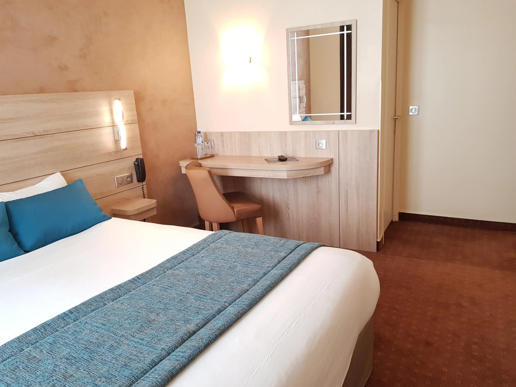 Hotel Champerret Elysees