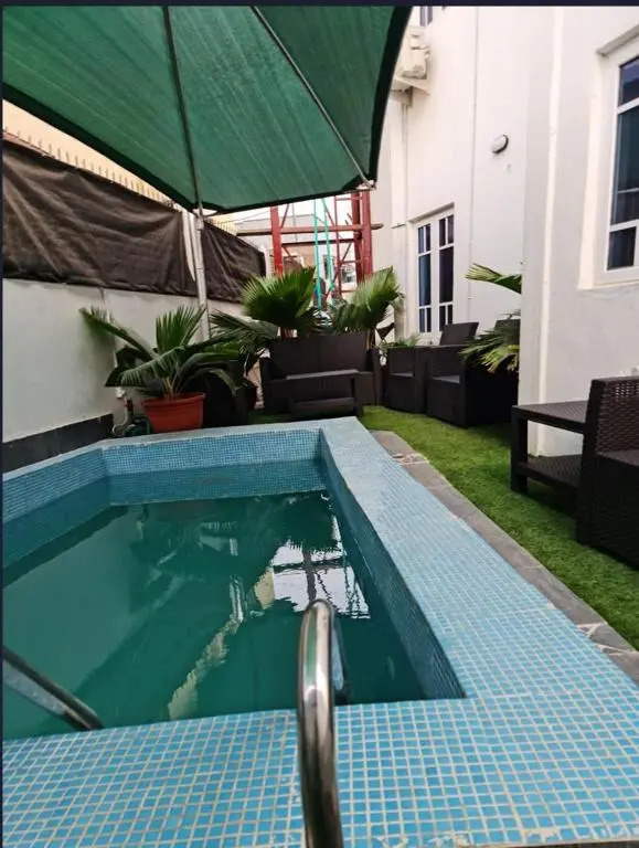 Amazing 6 BR House with High speed WiFi and Swimming pool
