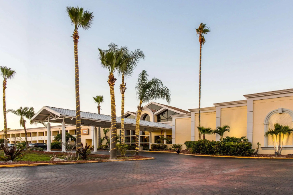 Clarion Hotel Orlando International Airport