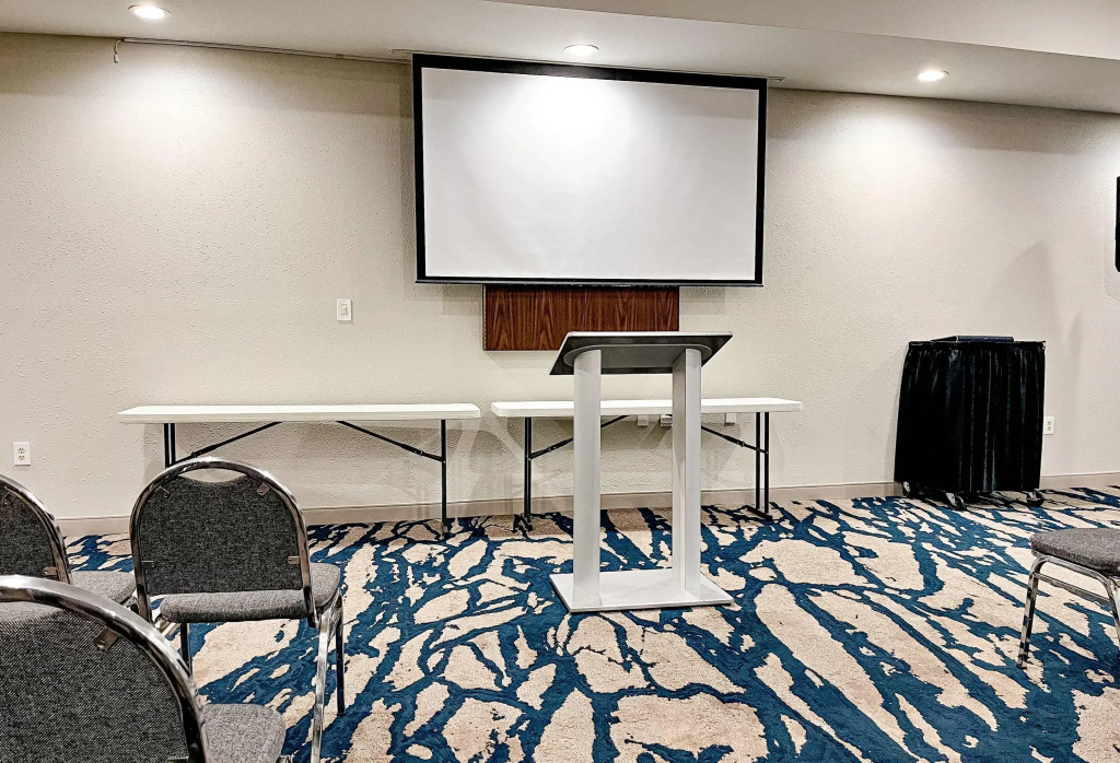Comfort Suites Oil Center