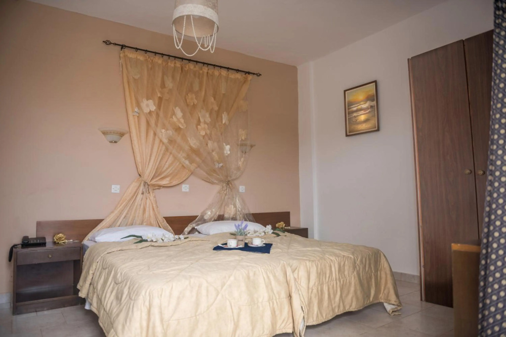 Antonios Hotel