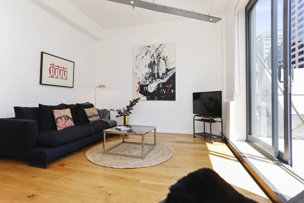 Gorgeous Designer 2 Bedroom in CBD