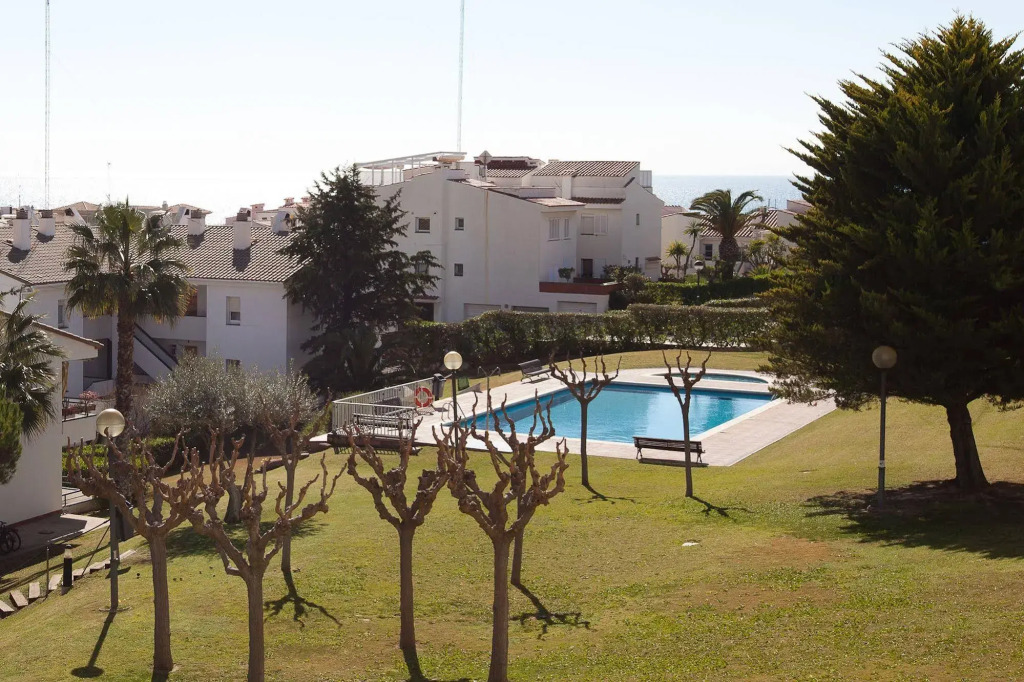 Family Pool & Beach