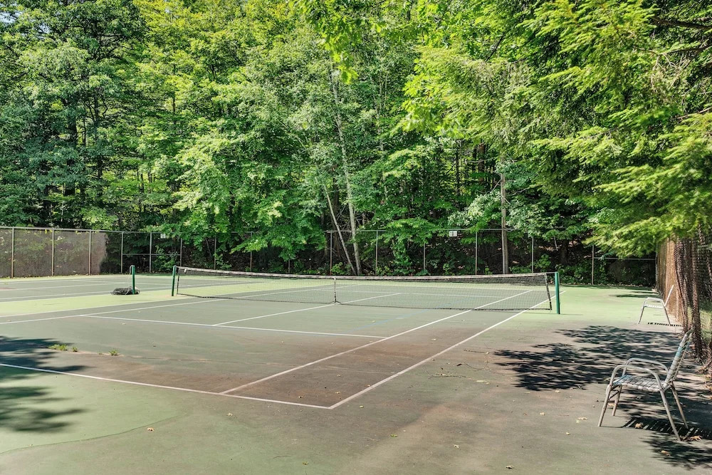 Riverfront Retreat w/ Deck: 1 Mi to Loon Mtn!