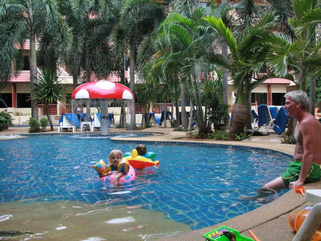 Baumanburi Hotel Patong