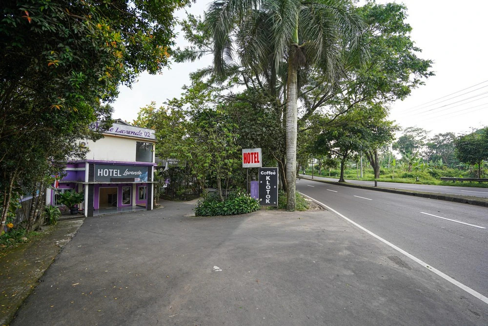RedDoorz near Terminal Bus Tingkir Salatiga