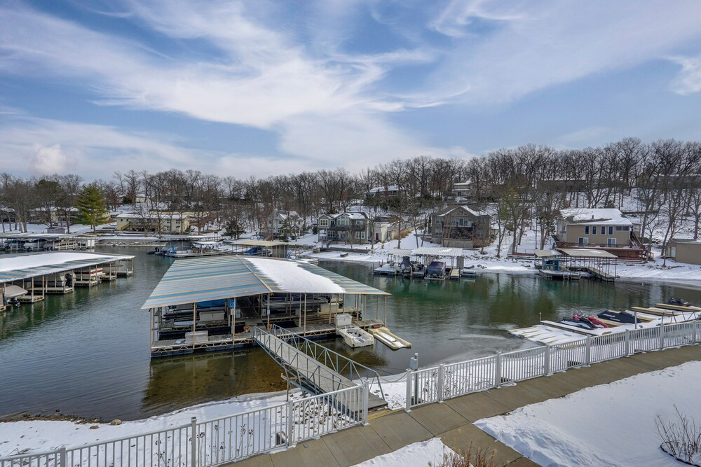 Resort Perks! Waterfront Lake of the Ozarks Gem