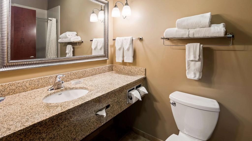 Best Western Golden Prairie Inn and Suites