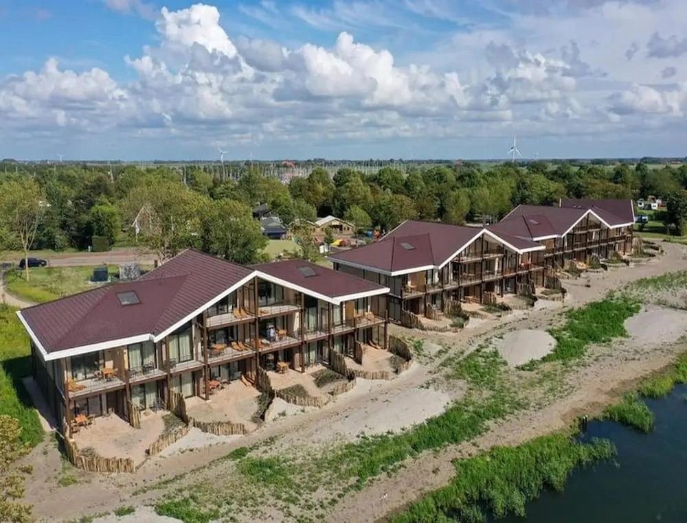Waters Edge Wellness Retreat With Sauna