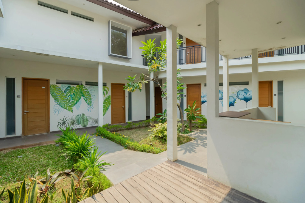 RedDoorz near Transmart Kalimalang