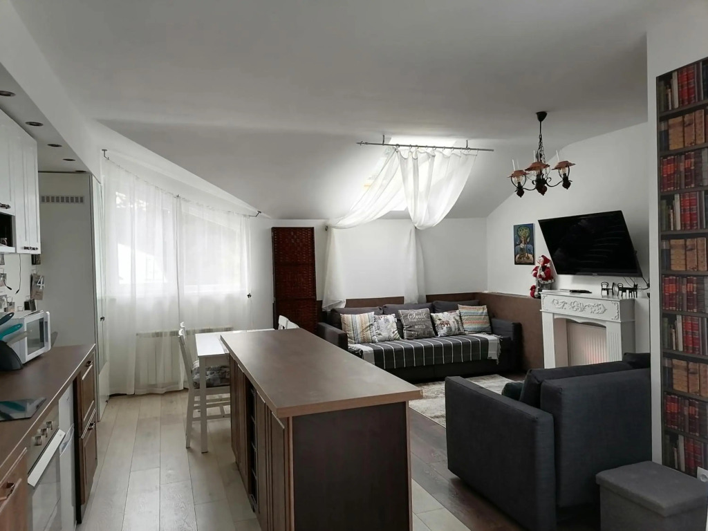 Apartment 15