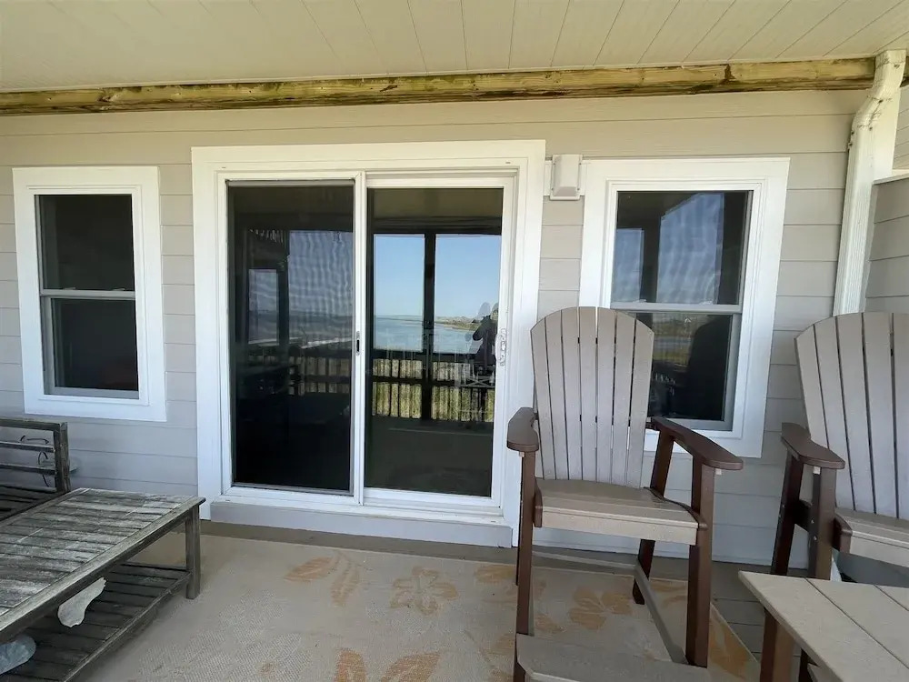 Sw 3 Finns Up 1 Bedroom Condo by RedAwning