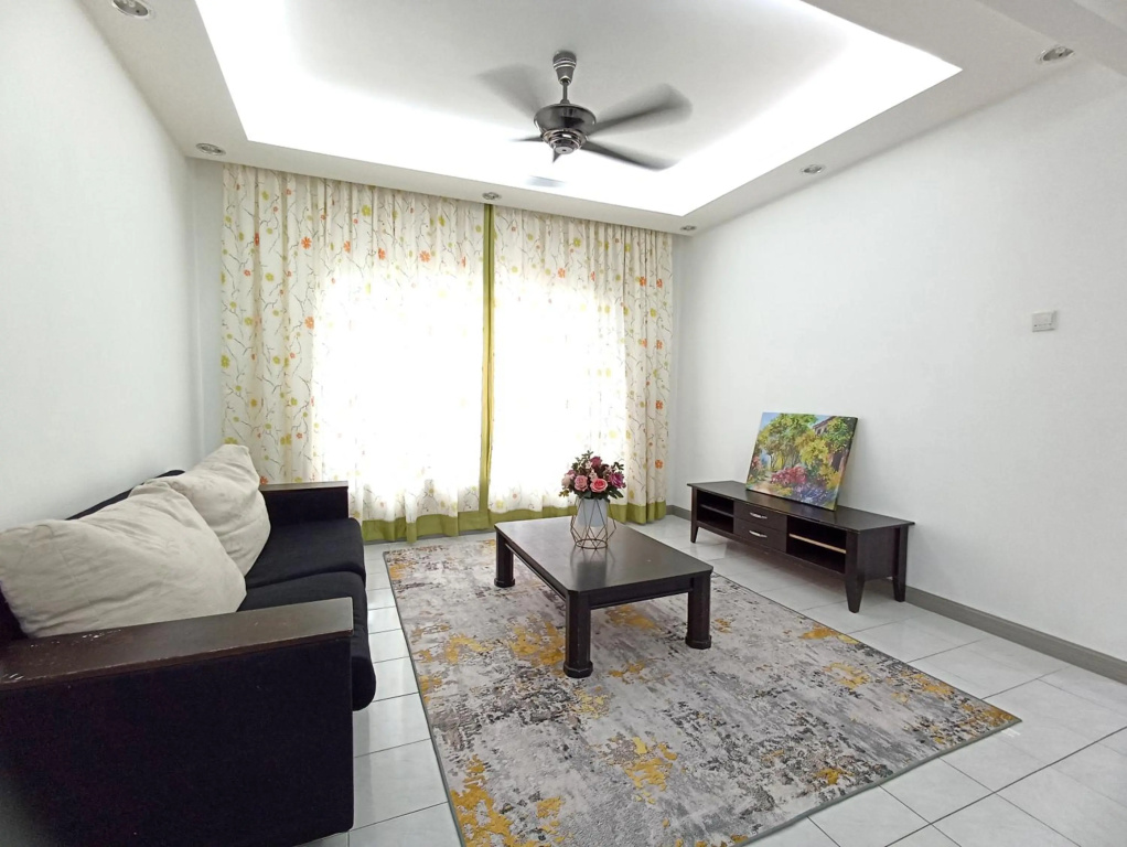 Tropika Homestay Bangi with 3 Bedrooms