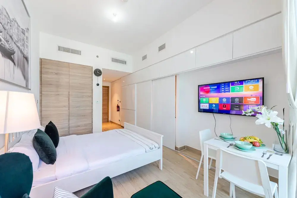 Marina view Spacious studio Newly decorated Dubai Apartments