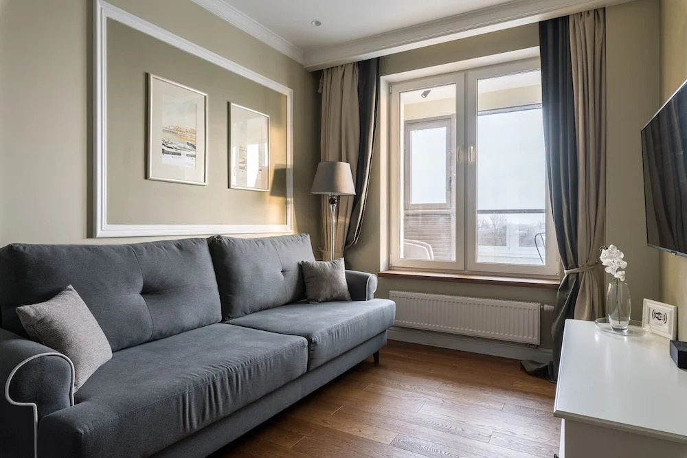 Apartments B. Sampsonievsky 4-6