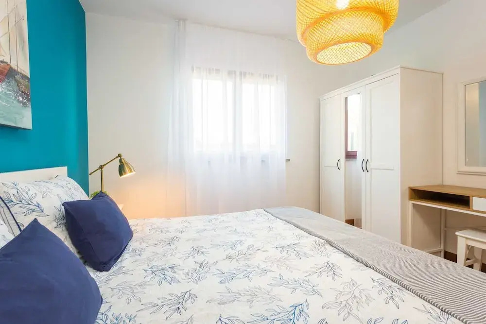 Apartment with shared swimming pool