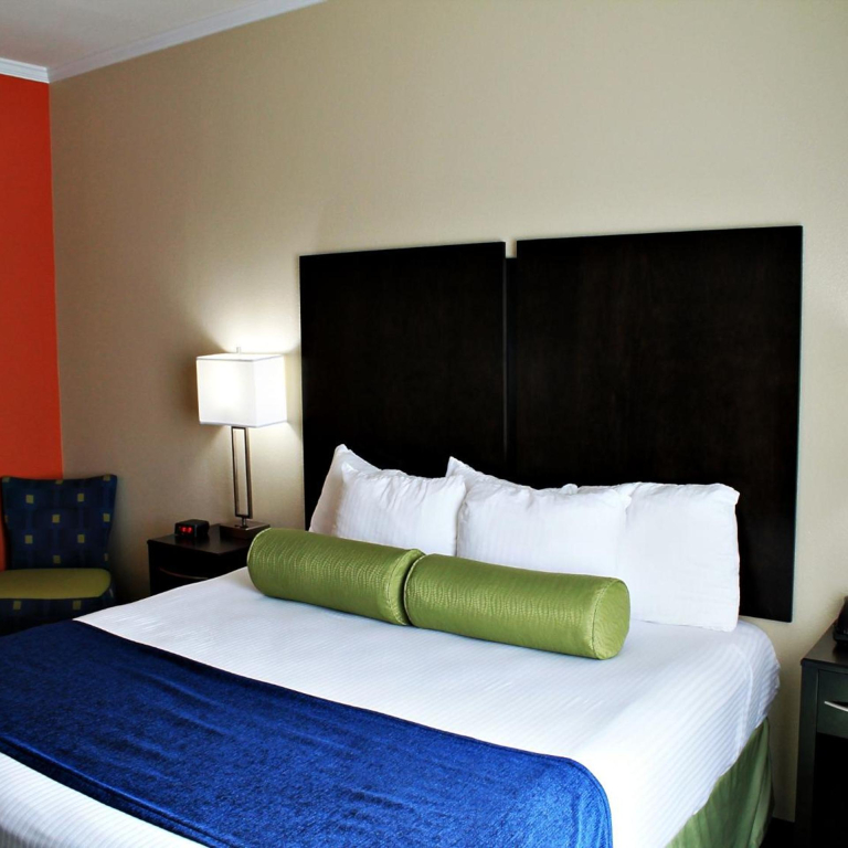 Cityview Inn & Suites Downtown /RiverCenter Area