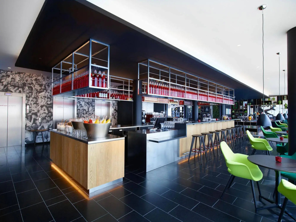 citizenM Paris La Défense