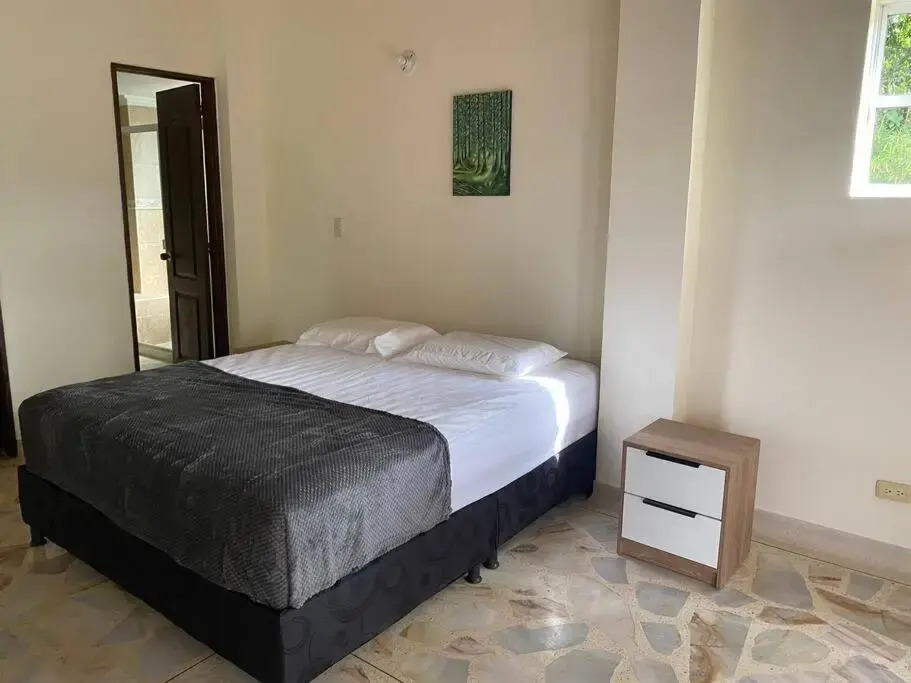 Casa con parking y terraza en sector exclusivo