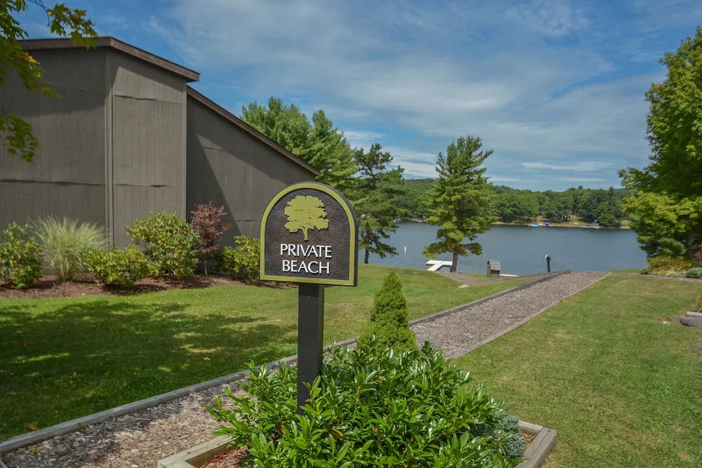 Four Hooppole South Condo B7 2 Bedroom Townhome