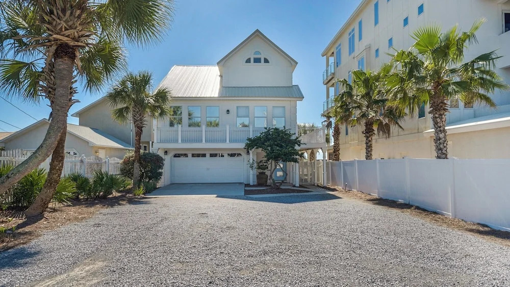 Gulf-front, Private Pool ~ Stunning Gulf Views From All Levels + Beach Setup