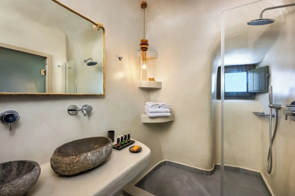 Athina Aperto Suites